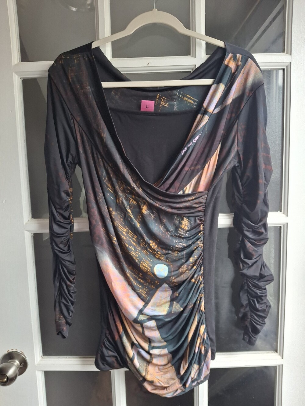 Save The Queen Abstract Art Long Sleeve Top Size Large